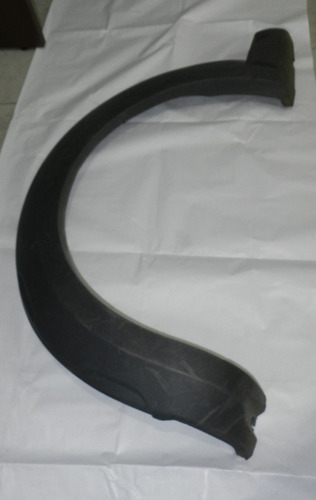 Moldura Para-lama Dianteiro Esquerdo Strada 13/20 Detalhe