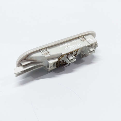 Luz De Teto Cortesia Nissan March Ano 2015 A 2019