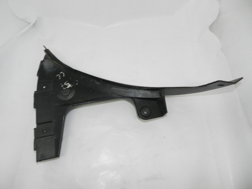 Guia Para-choque Traseiro Esquerdo Audi A3 97/06 8l0807377f
