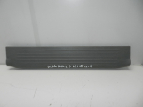 Soleira Porta Dianteira Direita Toyota Hilux 06/15 
