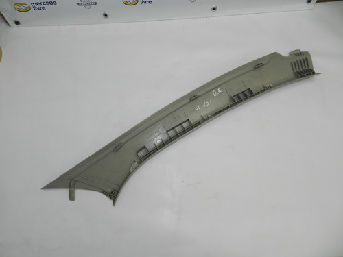 Acabamento Coluna Para-brisa Esquerdo Megane 06/13 Detalhe