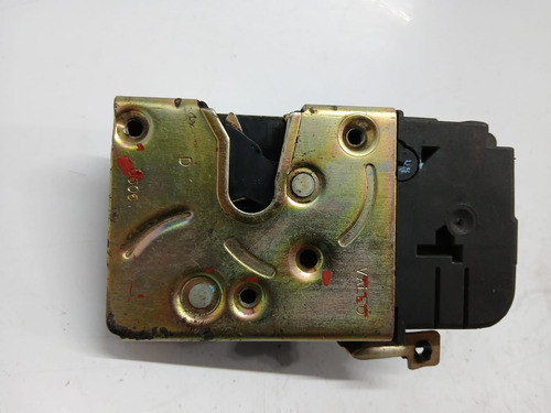 Fechadura Da Porta Dianteira Direita Peugeot 206 2004 A 2010