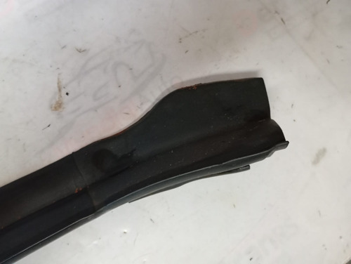 Borracha Fixa Porta Traseira Esquerda Evoque  2011/.. 26072