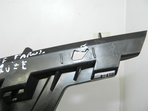 Guia Suporte Inferior Farol  Esquerdo Cruze 12/16 C/ Detalhe