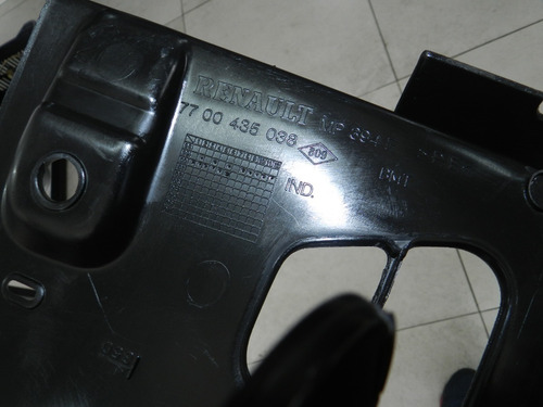 Acabamento Porta-malas Renault Clio Hatch 01/08 7700435038