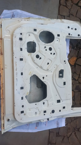 Porta Dianteira Lado Direito F350 F4000 99/18 Detalhe