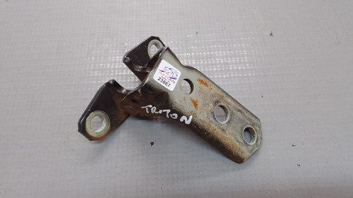 Dobradiça Inferior Traseira Esquerda L200 Triton  23867