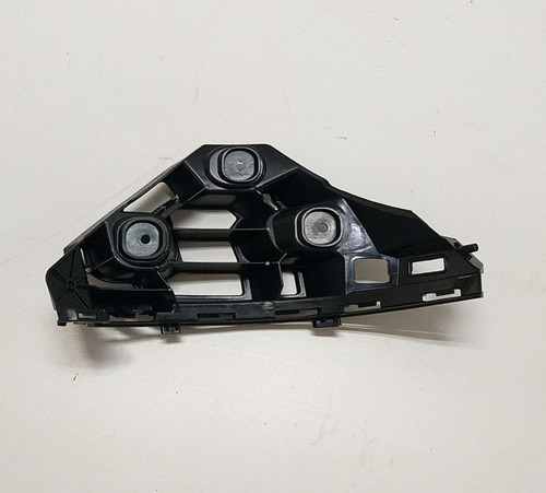 Guia Parachoque Traseiro Direito Vw Polo Virtus 6ec807378a