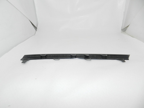 Moldura Grade Superior Lado Direito Vw Fox 15/20 5z0853768a