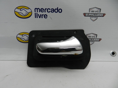 Maçaneta Interna Dianteira Direita Gm Vectra 97/05 Detalhe
