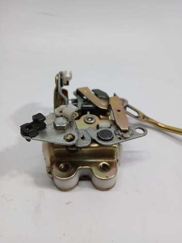 Fechadura Porta Traseira Esquerda Mitsubishi L200 95 A 2005
