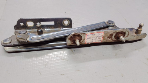 Dobradiça Direita Porta Malas C4 Pallas. 23635
