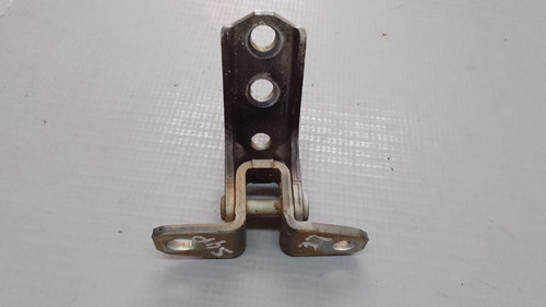 Dobradiça Superior Traseira Esquerda L200 Triton  23868