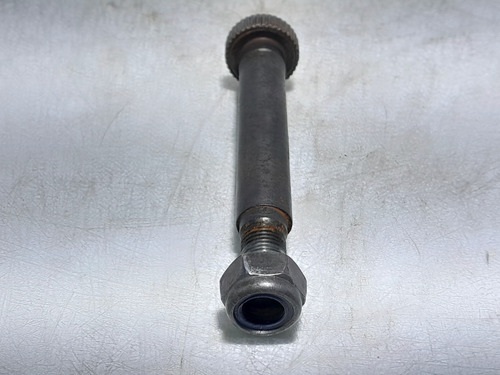 Parafuso Balança Bandeja Inferior L200 2.5 Gl Gls 1996/2006