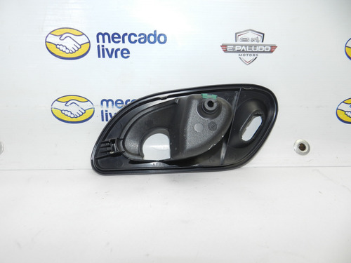 Moldura Interna Maçaneta Lado Direito Mondeo 94/00 Detalhe