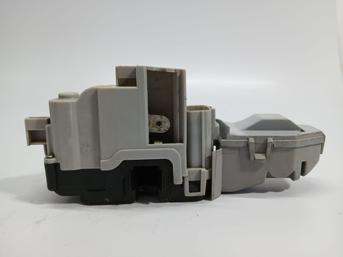 Fechadura Da Porta Dianteira Direita Fiat Bravo 2011 A 2016