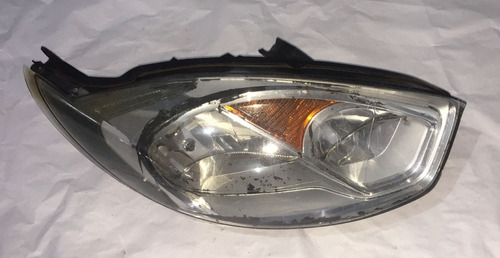 Farol Lado Direito Ford Fiesta Rocam 2011 A 2014 Com Detalhe