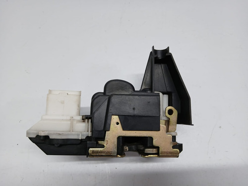 Fechadura Porta Dianteira Esquerda Peugeot 307 2001 A 2005