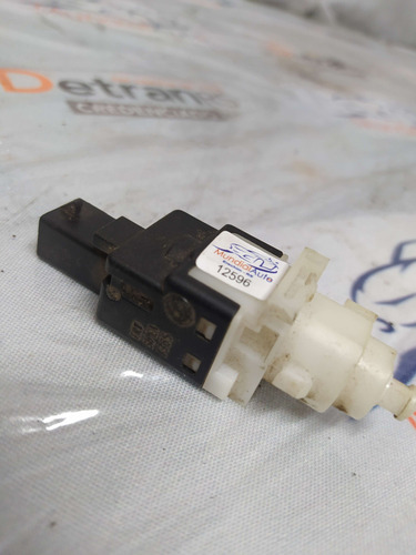 Interruptor Pedal Freio Mobi Strada Punto 46840510  12596