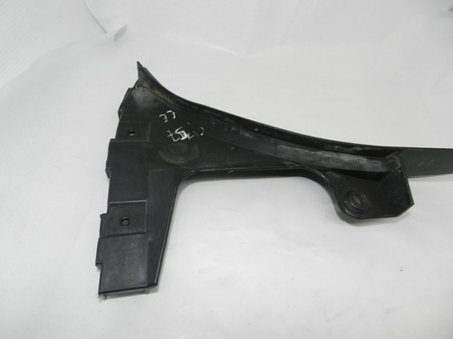 Guia Para-choque Traseiro Esquerdo Audi A3 97/06 8l0807377f