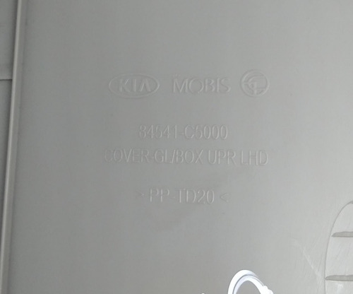 Acabamento Porta-luvas Kia Sorento 16/17 84541-c5000