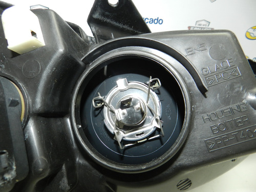 Farol Dianteiro Esquerdo Peugeot 206 99/10 C Detalhe