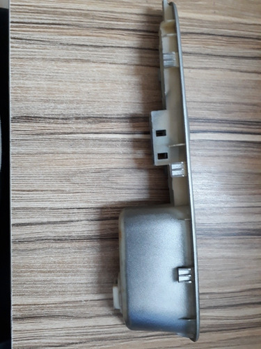 Moldura Comando Vidro Elét Diant Direito Chery Celer 10428*