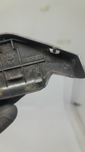 Moldura Parafuso Cinto Celta Corsa Prisma Montana 07/16