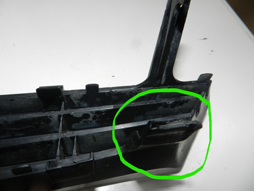 Grade Dianteira Para-choque Ford Focus 00/04 Detalhe
