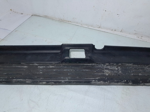 Protetor Pisante Tampa Porta Malas Parachoque Hilux 96/2004