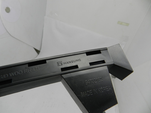 Guia Vidro Porta Traseira Esquerda Gm Cobalt 12/20 94732162