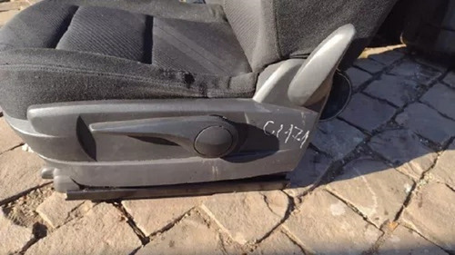 Jogo Bancos Tecido Peugeot 307 2002 A 2008 Detalhe