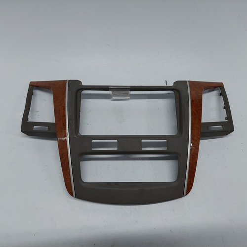 Moldura Central Do Painel Hilux 2011 2012 C/ Detalhes