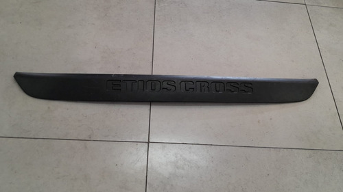 Friso Tampa Traseira Toyota Etios 14/16 758010d030