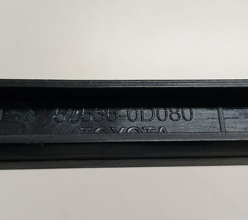 Guia Parachoque Dianteiro Esquerdo Toyota Etios 2012 A 2021