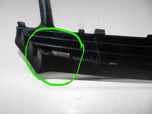 Grade Dianteira Para-choque Ford Focus 00/04 Detalhe