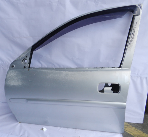 Porta Dianteira Esquerda Gm Corsa Milenium Hatch 4p 02/12