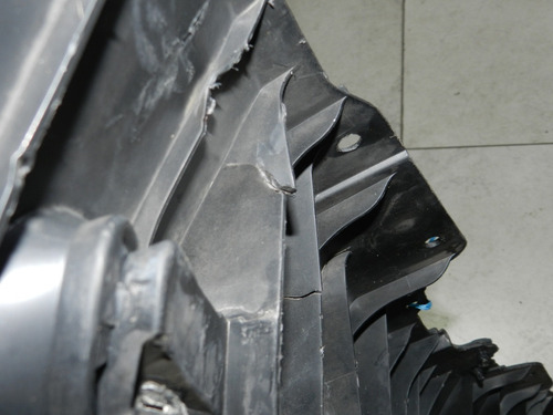 Grade Dianteira Para-choque Toyota Corolla 09/12 Detalhe