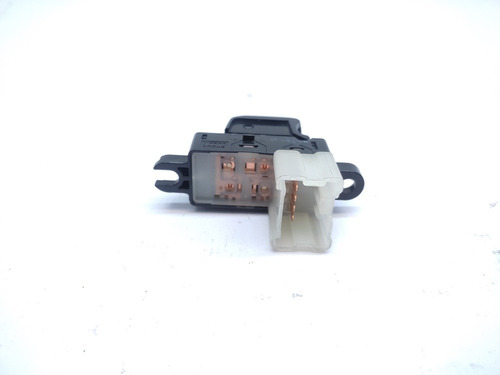 Botão Vidro Elétrico Traseiro Direito Nissan March 2017 2018