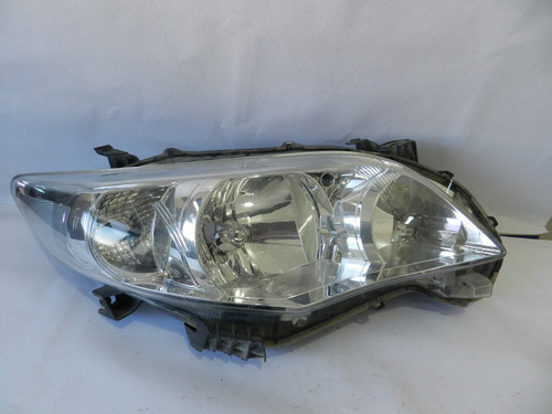 Farol Direito Toyota Corolla 2012 A 2014 8111002740