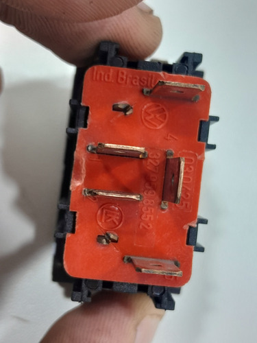 Interruptor Botao Vidro Tras.direito Volks Santana 00 (vj)