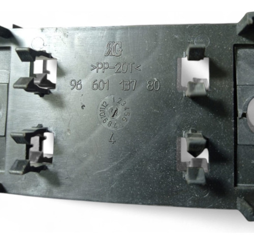 Suporte Do Chicote De Antena Peugeot 208 2012 A 2020