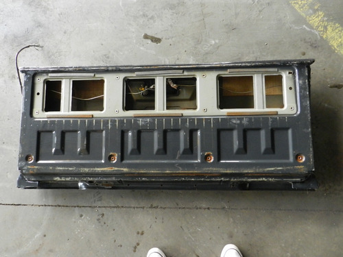 Tampa Traseira Porta Malas Gm Montana 2011 A 2017 C Detalhe