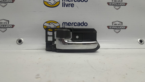 Maçaneta Cromada Interna Esquerda Toyota Hilux 2005 A 2015