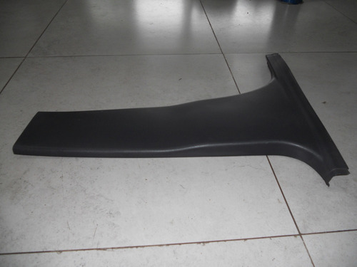 Moldura Coluna Central Lado Esquerdo Vw Golf Sapão 99/06