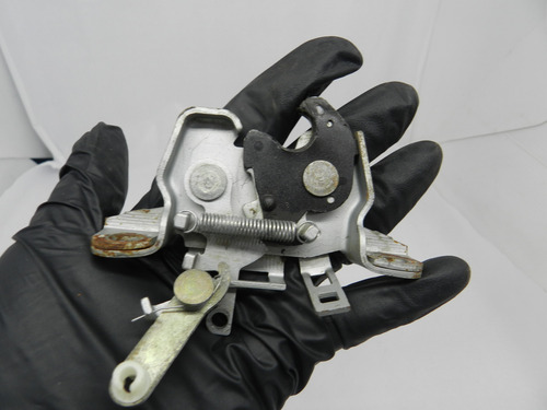Fechadura Tampa Traseira Vw Gol G2 G3 94/05 377827505
