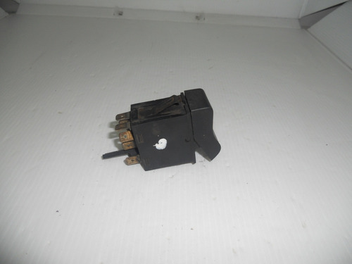 Botão Pisca Alerta Vw Santana 1991 A 1998 3259532351