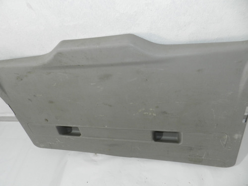 Acabamento Tampa Traseira Gm Zafira 01/12 93360937 Detalhe