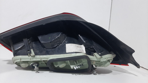 Lanterna Celta 2000 A 2005 Traseira Esquerda Com Detalhes