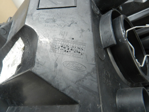Farol Lado Direito Máscara Negra Ford Ka 2015 A 2018